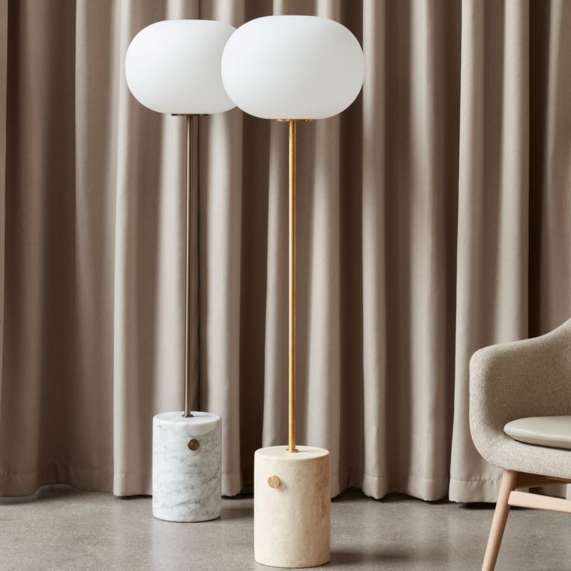 Quinova | Moderne Gulvlampe | Slankt Design | Luksuriøs Marmorbase | Robust og Elegant | Til Stue, Soveværelse eller Kontor | Tidløst Look | Nem at