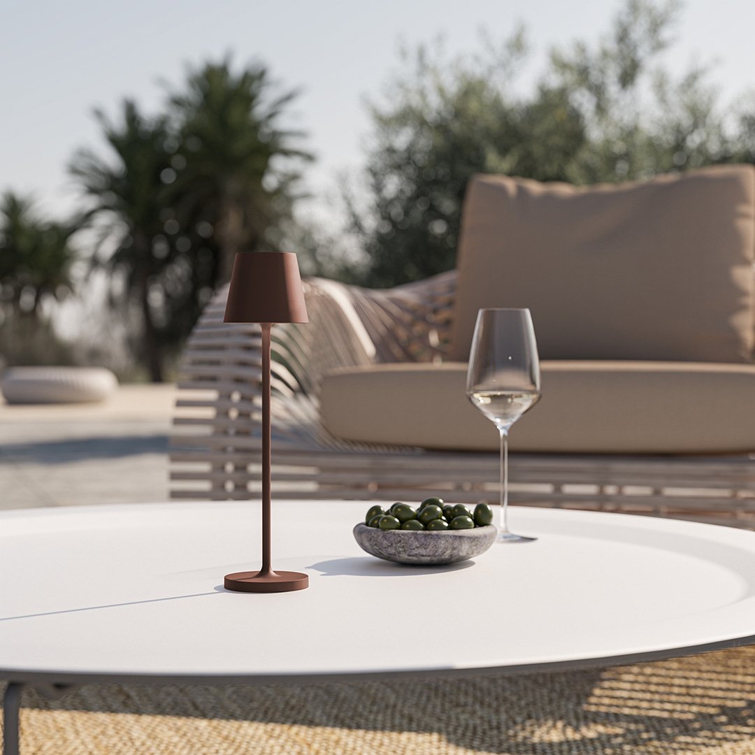 NOVA | LED | Smuk slank lampe til skrivebordet | Moderne design | Holdbar