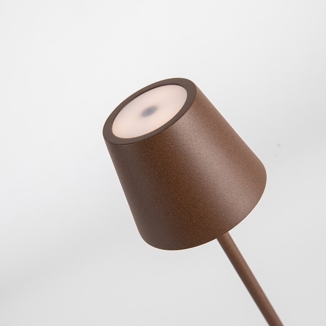 NOVA | LED | Smuk slank lampe til skrivebordet | Moderne design | Holdbar