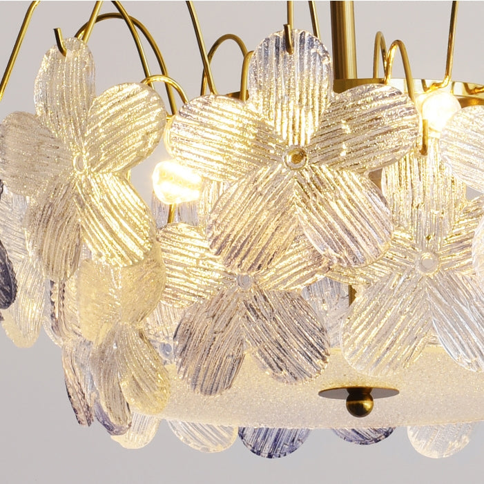 Blomstformet lysekrone i farvet glas | Tidløs elegance til stue og spisestue | Håndlavet detalje | Flere farvemuligheder | Dimensioner: Diameter