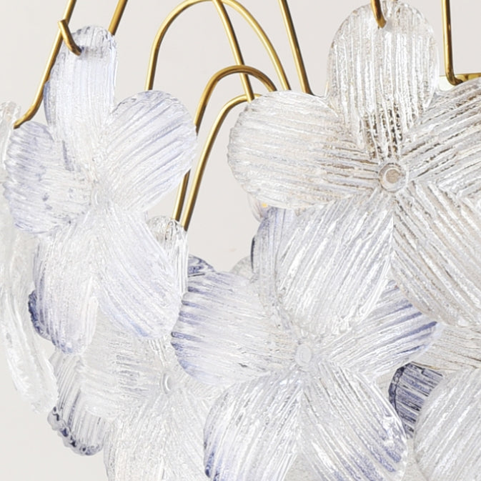 Blomstformet lysekrone i farvet glas | Tidløs elegance til stue og spisestue | Håndlavet detalje | Flere farvemuligheder | Dimensioner: Diameter