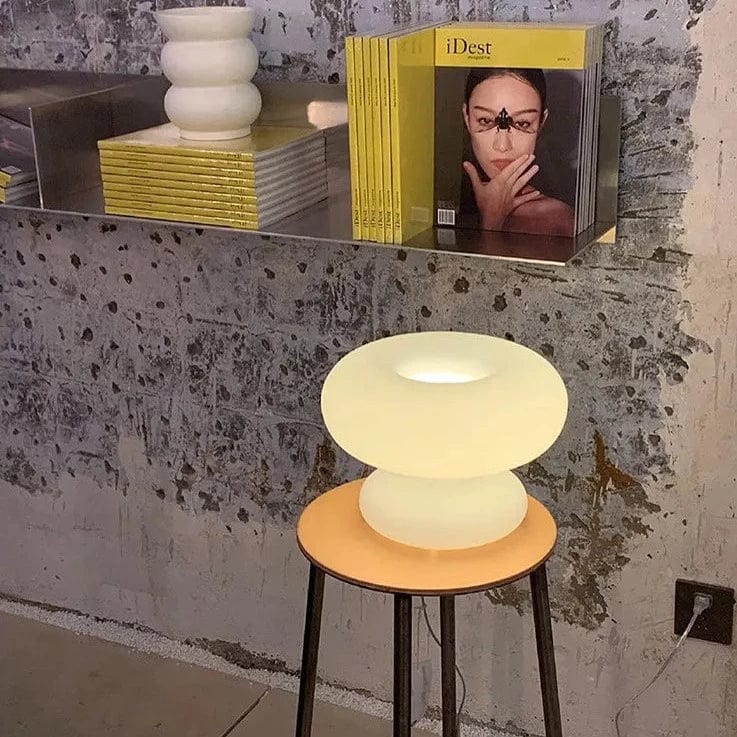 Svampet Maki Lampe | Hvid | LED Belysning | Unik Design | 25 cm x 35 cm | Plast & Metal | Netstrøm | Perfekt til Stue eller