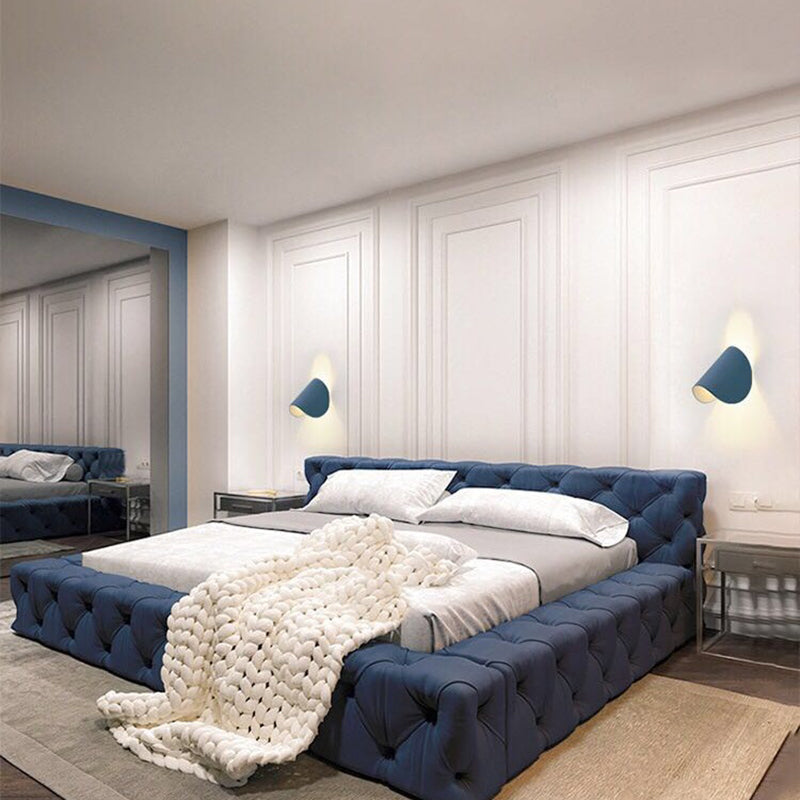 Eveline LED-vægbelysning | Geometrisk design | Indendørs og udendørs brug | Fire farver: rød, hvid, sort, blå | Holdbart metal | 5W