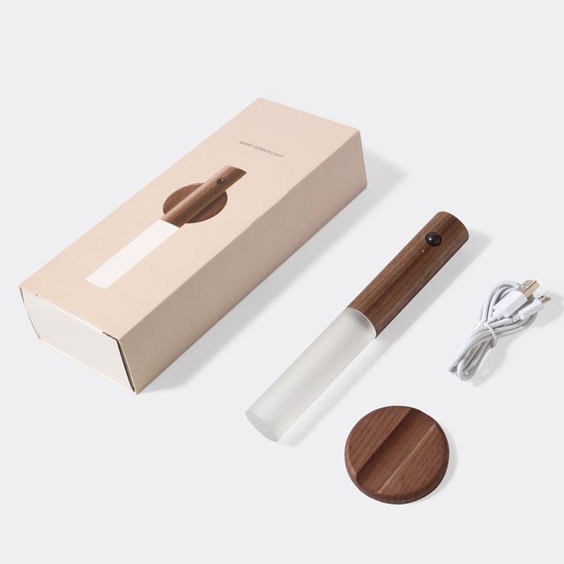 Smart væglampe med træfinish | Bevægelsessensor | Energieffektive LED'er | 2 lystilstande | USB-opladning | Valnød/asketræ | Varm hvid LED | Elegant