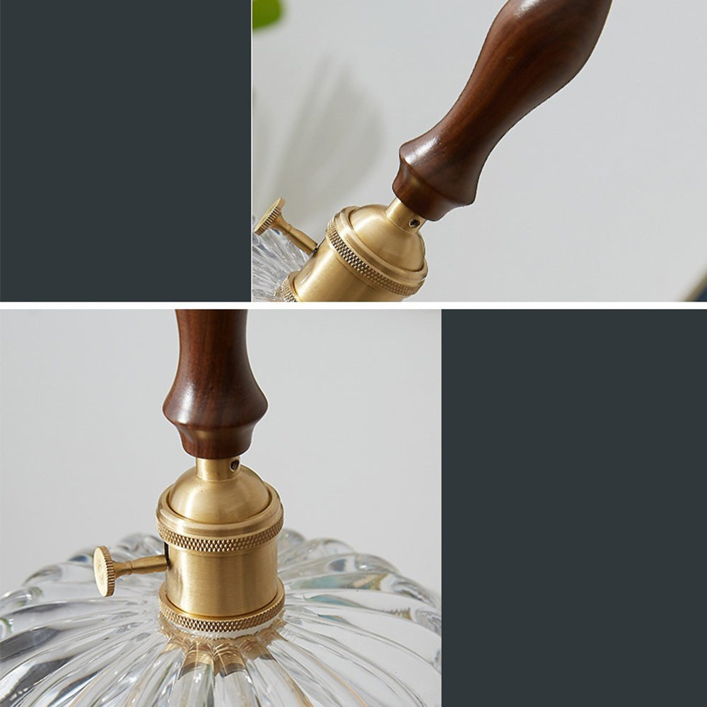 Kobberfarvet pendel | Moderne design | Trædetaljer | Ø20-25 cm | Justerbar højde | Stue og spisestue | E27 fatning