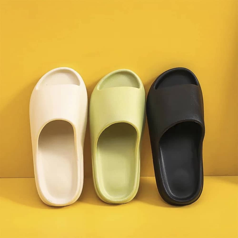 Slippers / Tøfler - Bløde og skridsikre - sort, grøn eller hvid