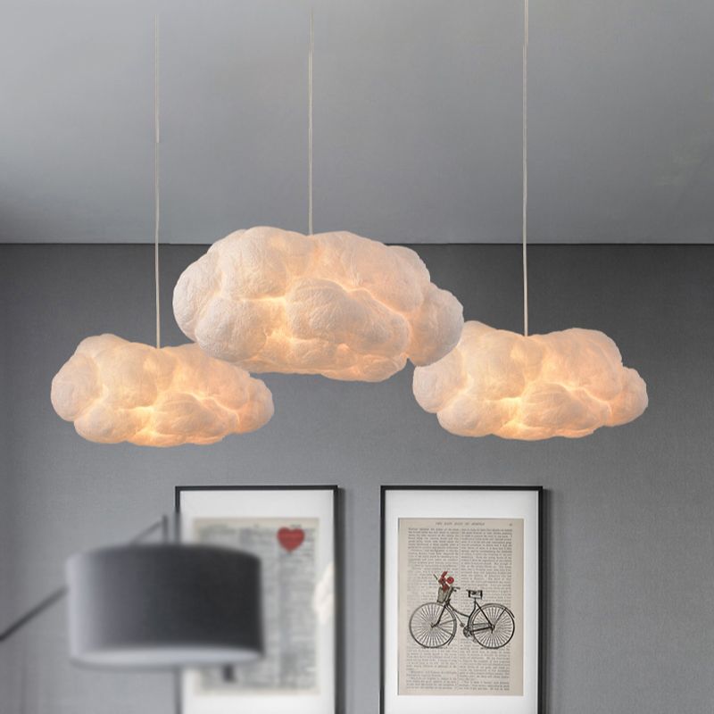 TranquilAura | Skyformet LED Lysekrone | Justerbar Lysstyrke | Høj Kvalitet PVC og Bomuld | Minimalistisk Design | 60x40 cm