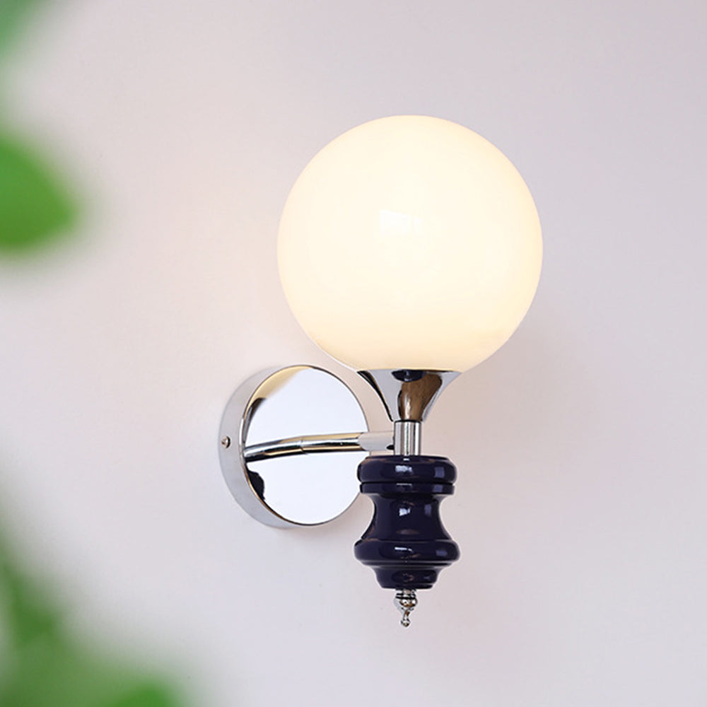 Unik Fransk Vintage Væglampe | Messing & Glas | Guld | E27 | Middelalder-Inspireret Design | Til Spisestue, Stue & Soveværelse | 26cm Diameter | CE