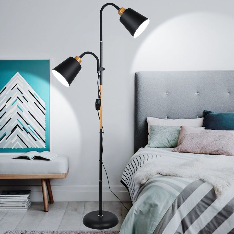 Raventis | Moderne Gulvlampe | Justerbare Lampeskærme | Slankt Design | Fleksibel Belysning | Stilren Indretning | Ideel til Stue/Soveværelse