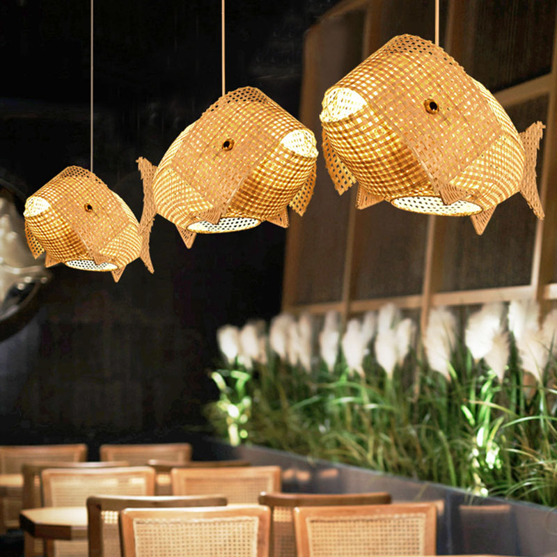 BambooFish | Asiatisk inspireret hængende lampe | Rattan og trædesign | Ø45 cm | Til spisestuer og restauranter | Naturfarvet | E26/E27 base