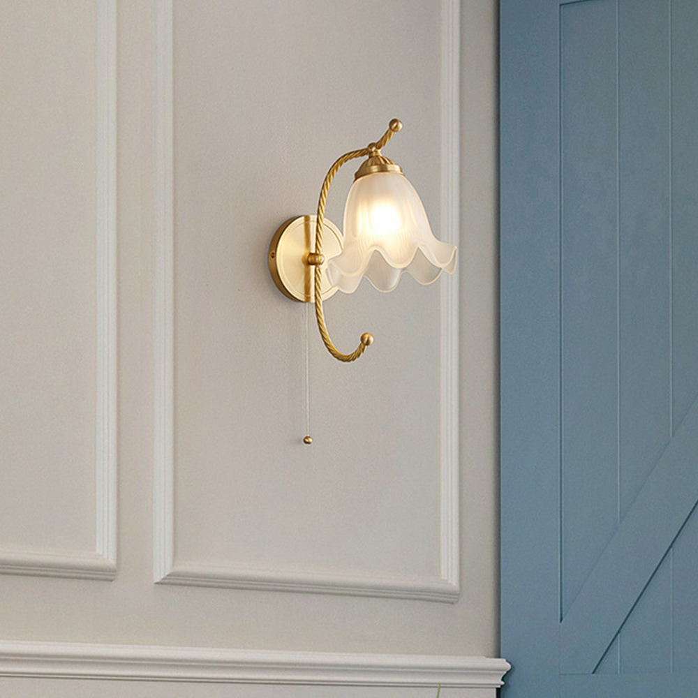 Retro Glamour Vægbelysning | Fransk Inspireret | Glasdetaljer | H29cm x Ø20cm | E27 Fatning | CE & UL Certificeret | Stilfuld Elegance til