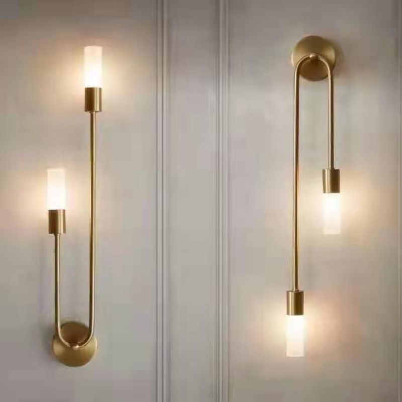 Meza Moderne LED Lampe | 2 Lyskilder | Guld Finish | Elegant Belysning til Stue og