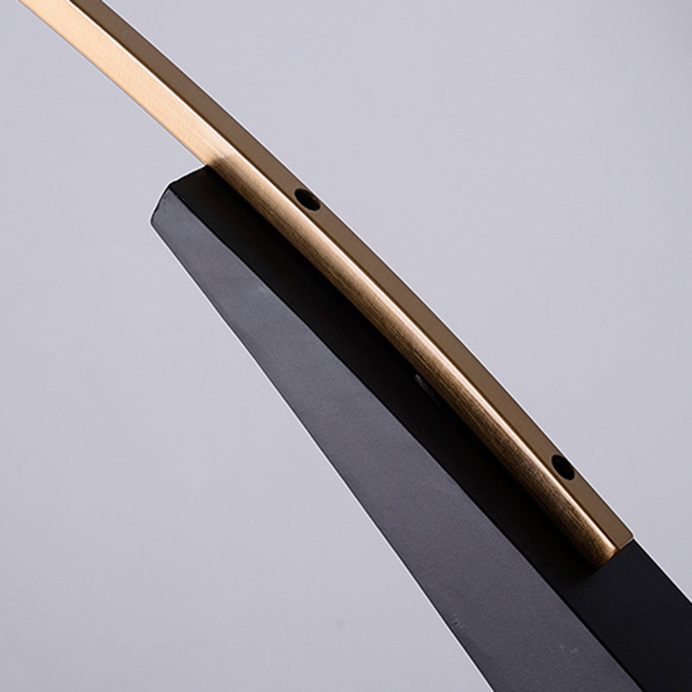 Stilfuld Buet Solventia Buelampe | Justerbar Skærm | Moderne Stofskygge | Holdbar og Elegant Gulvlampe | Perfekt til Stue og Læsehjørne | Tidløst