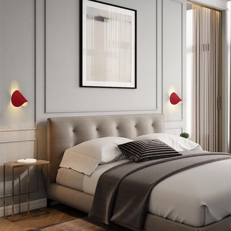 Eveline LED-vægbelysning | Geometrisk design | Indendørs og udendørs brug | Fire farver: rød, hvid, sort, blå | Holdbart metal | 5W