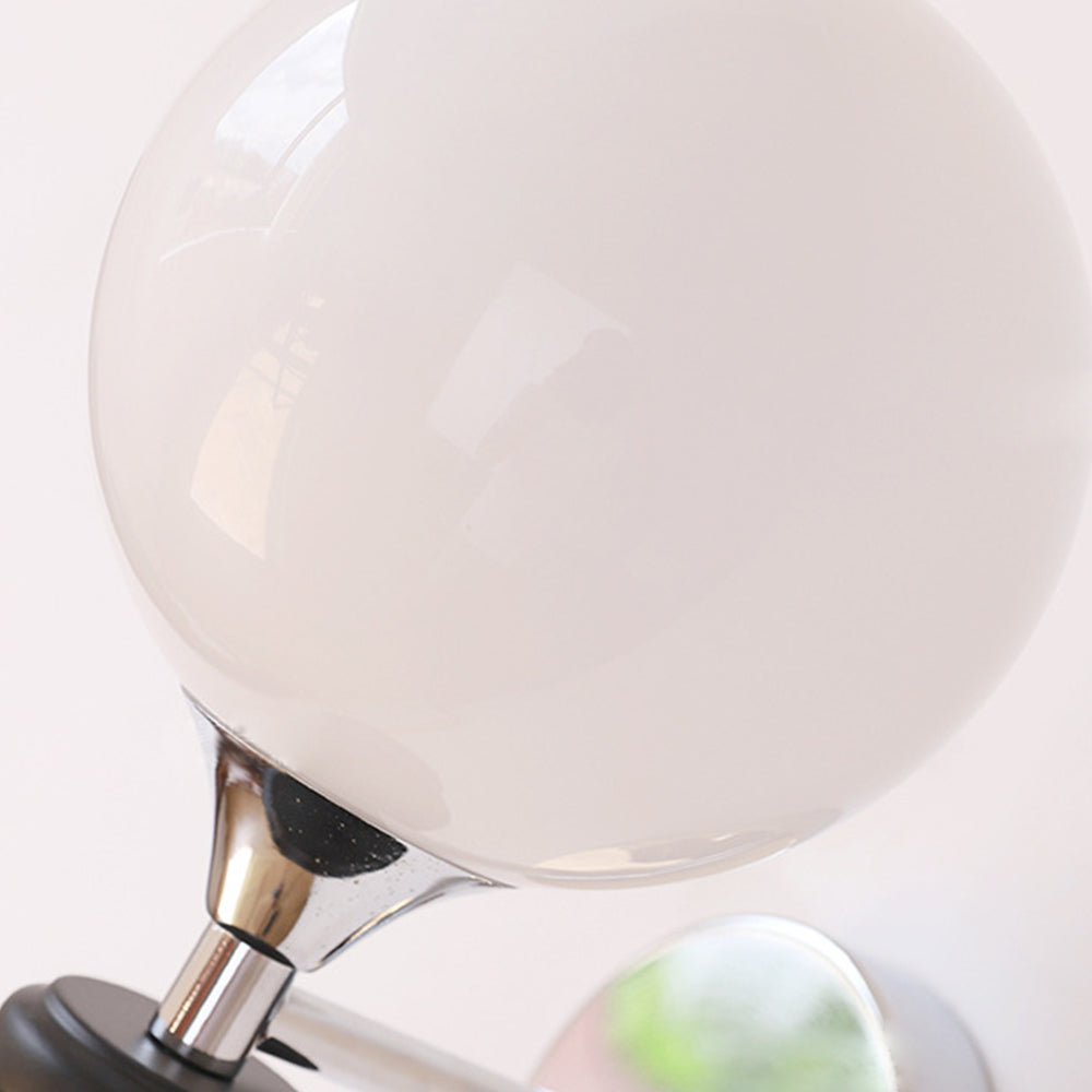 Unik Fransk Vintage Væglampe | Messing & Glas | Guld | E27 | Middelalder-Inspireret Design | Til Spisestue, Stue & Soveværelse | 26cm Diameter | CE