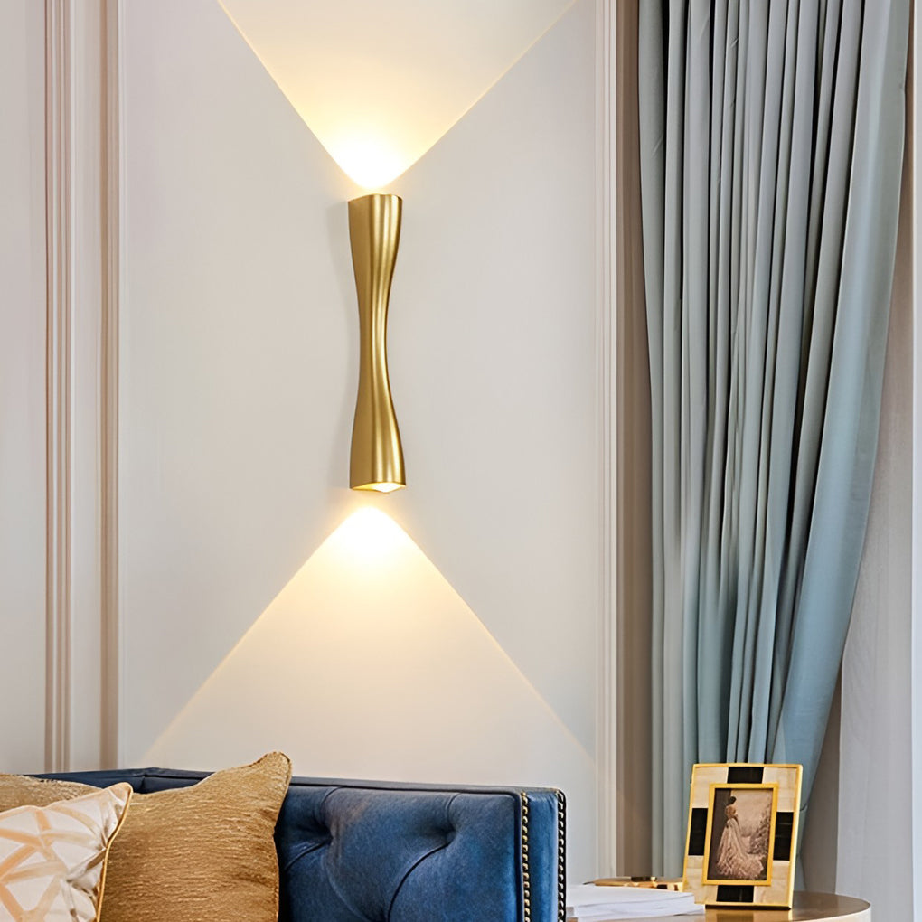 LumiBriljant LED-væglampe | Moderne metalfinish | Dobbelt lysretning | Elegant design | Energieffektiv | Mål 15x10x5 cm | Elektrolytisk metal