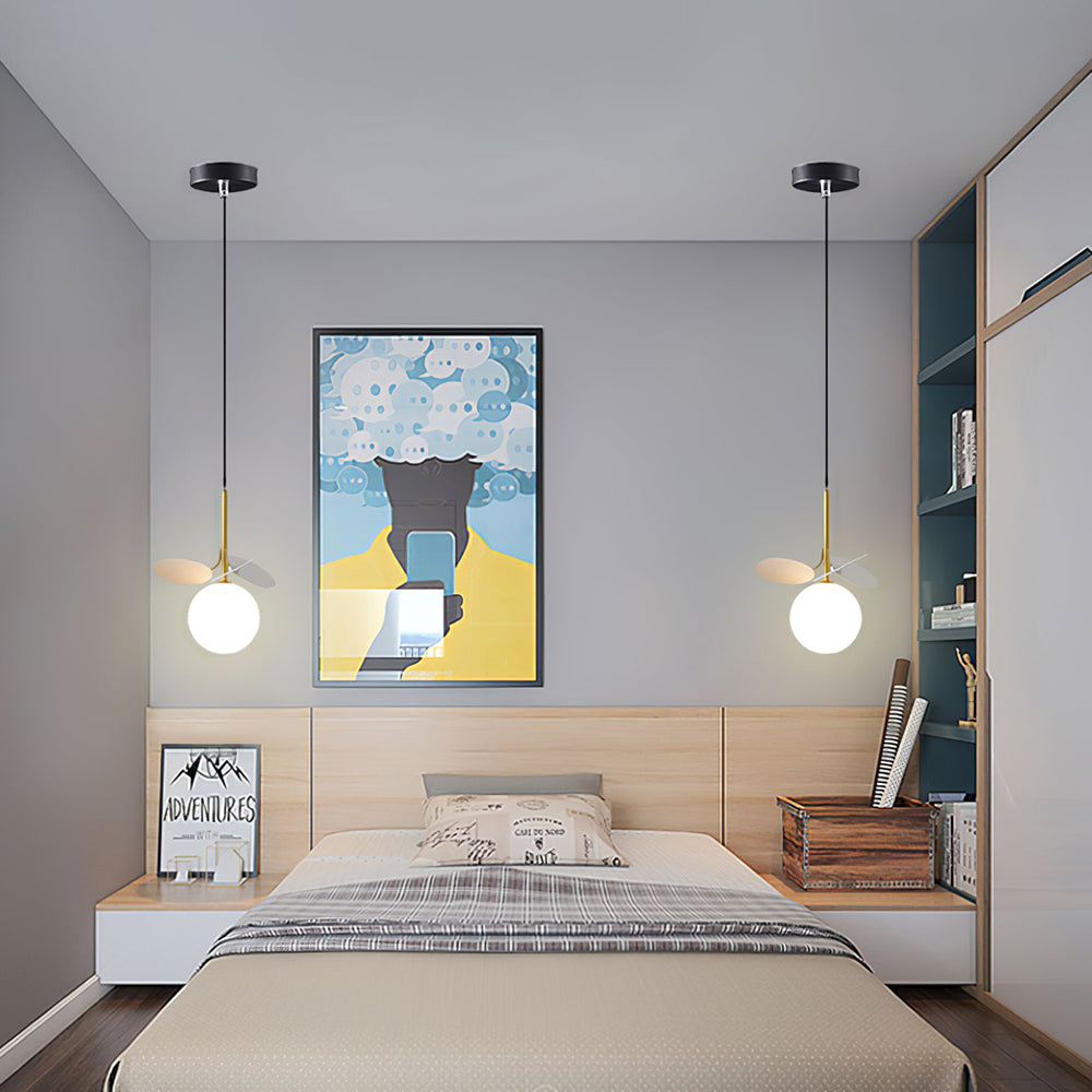 Glas Lysekrone | Kunstnerisk Design | PVC Elementer | Tilpasset Belysning | E27 Sokkel | Perfekt til Soveværelse & Stue | Moderne Udtryk | Ikke Inkl.