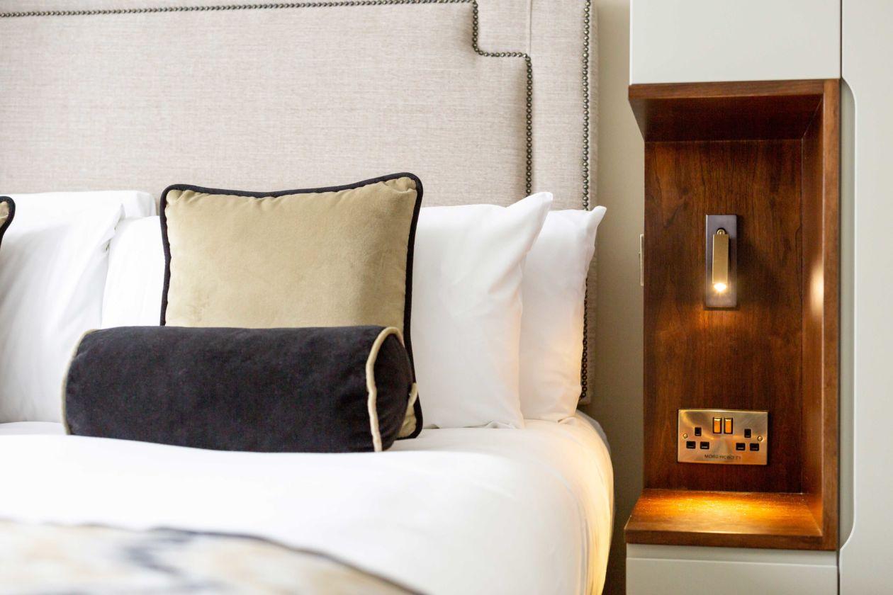 Vera | Sconce