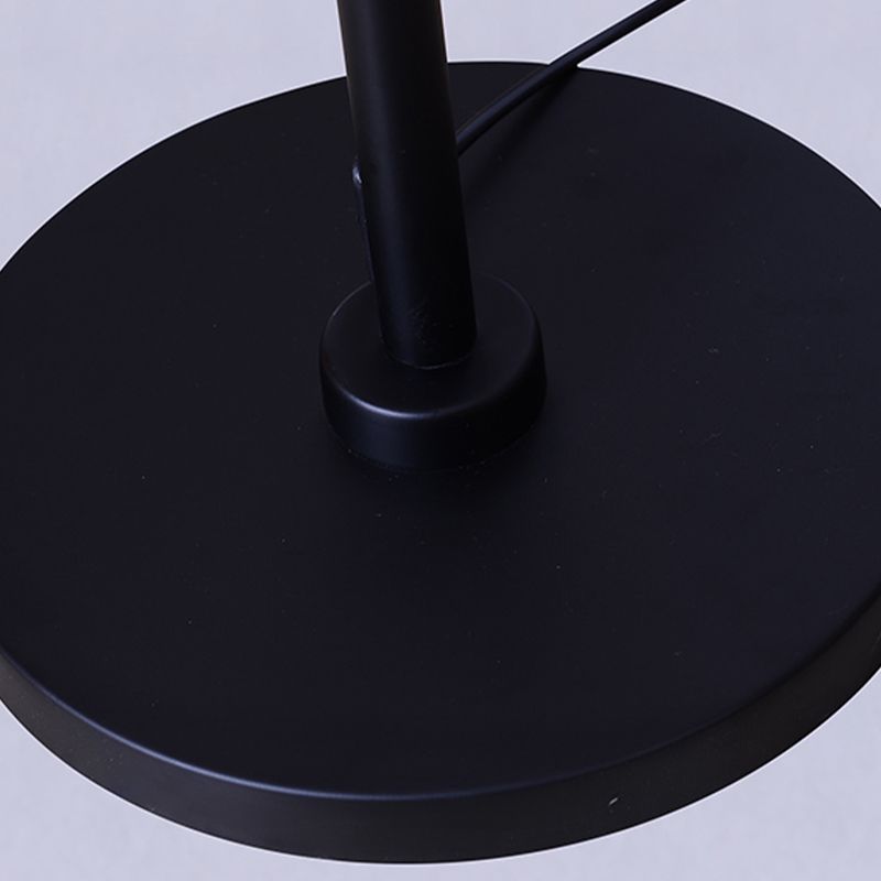 Lenivelle stilren gulvlampe | Moderne design | Robust base | Ideel til stue eller spisestue | Effektiv belysning | Holdbar konstruktion | Atmosfærisk