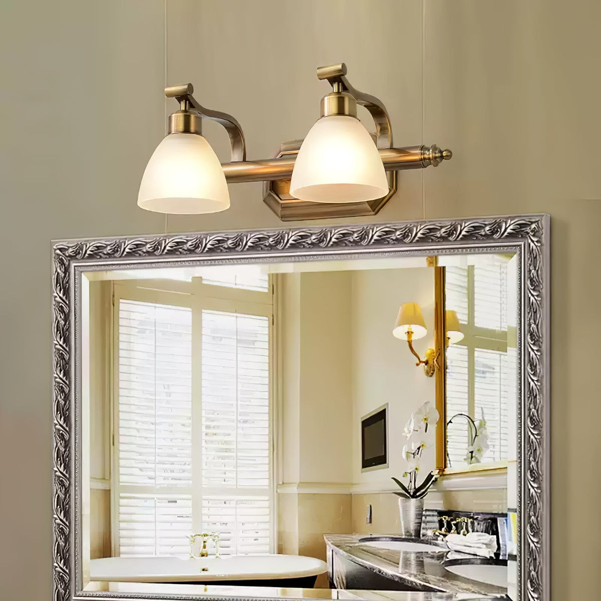 Olivia | Glass Wall Lamp