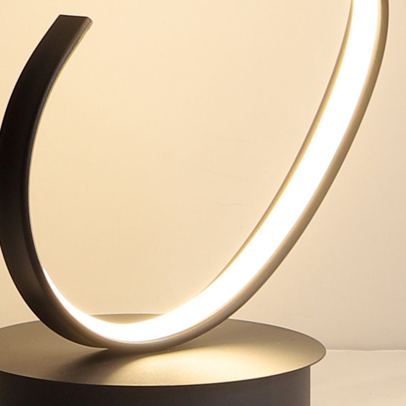 Modern spiralformet Alvencia lampe | Stilfuld belysning til stue, soveværelse og kontor | Energieffektiv designlampe | Holdbare materialer