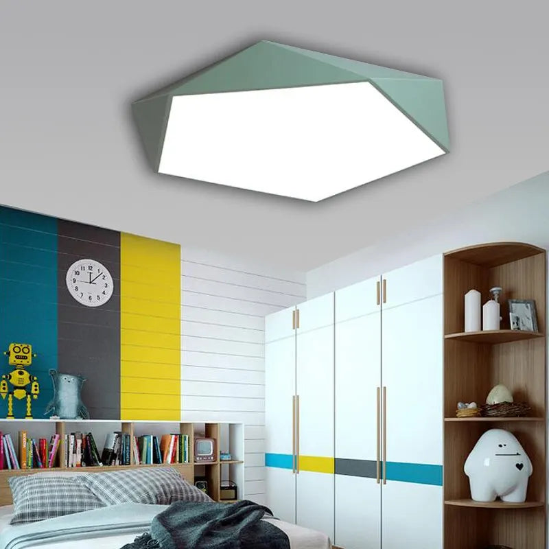 LuminaPolygon Loftbelysning | Moderne Femkantet LED | Nutidigt Design | Jern og Akryl