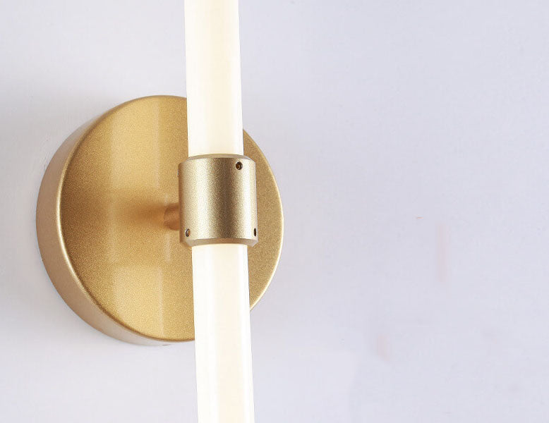 Minimalistisk LED Væglampe | Moderne Design | 1 Lys | Sort & Guld | Metal og Akryl | 60 cm Høj | Egnet til Soveværelse, Stue, Spisestue &