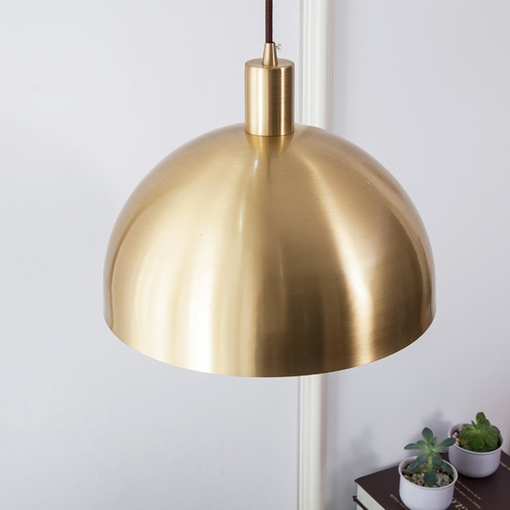 Vintage inspireret messing loftlampe | Kuppelformet design | Mid-Century moderne stil | Justerbar kabellængde 150 cm | E26/E27 fatning | Guld finish