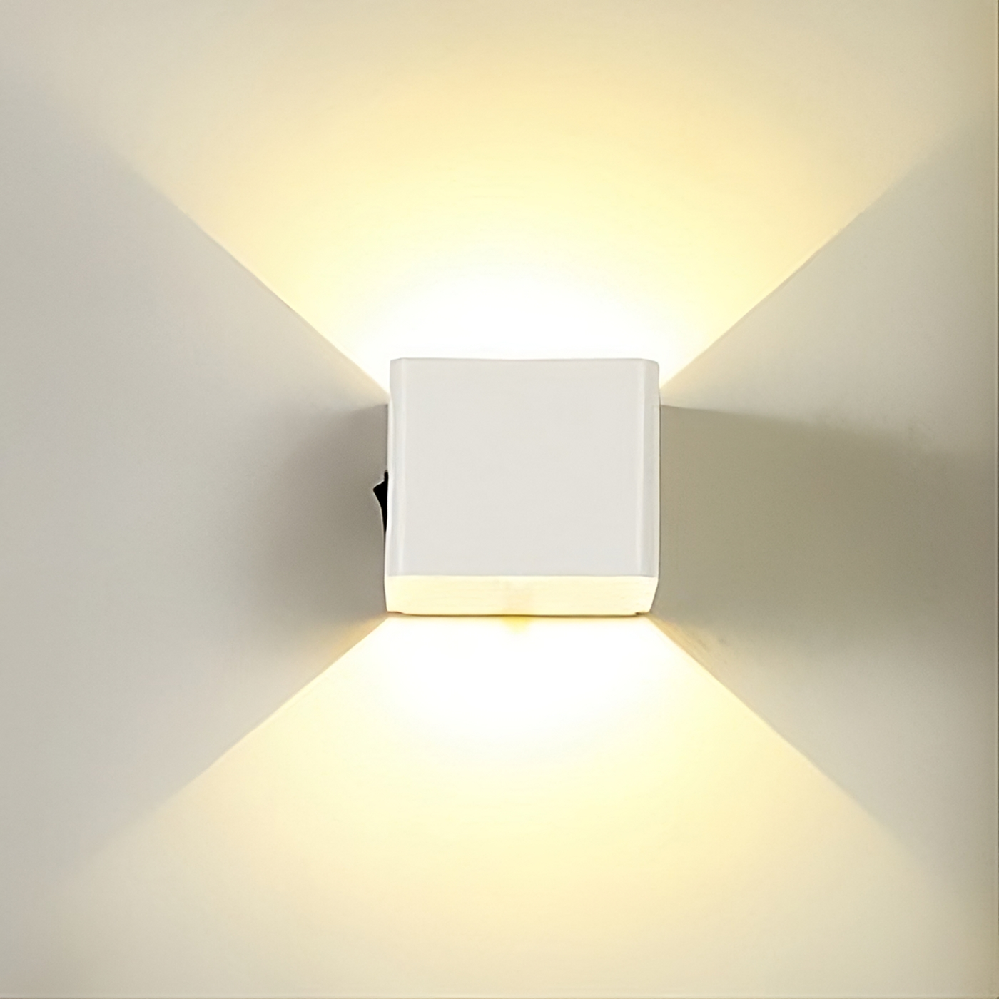 Luminoir SensorLux | Moderne Vægbelysning med Bevægelsessensor | LED | 5W | Neutral Hvid | Nem Installation | Høj Kvalitet Plast | Stilsikkert