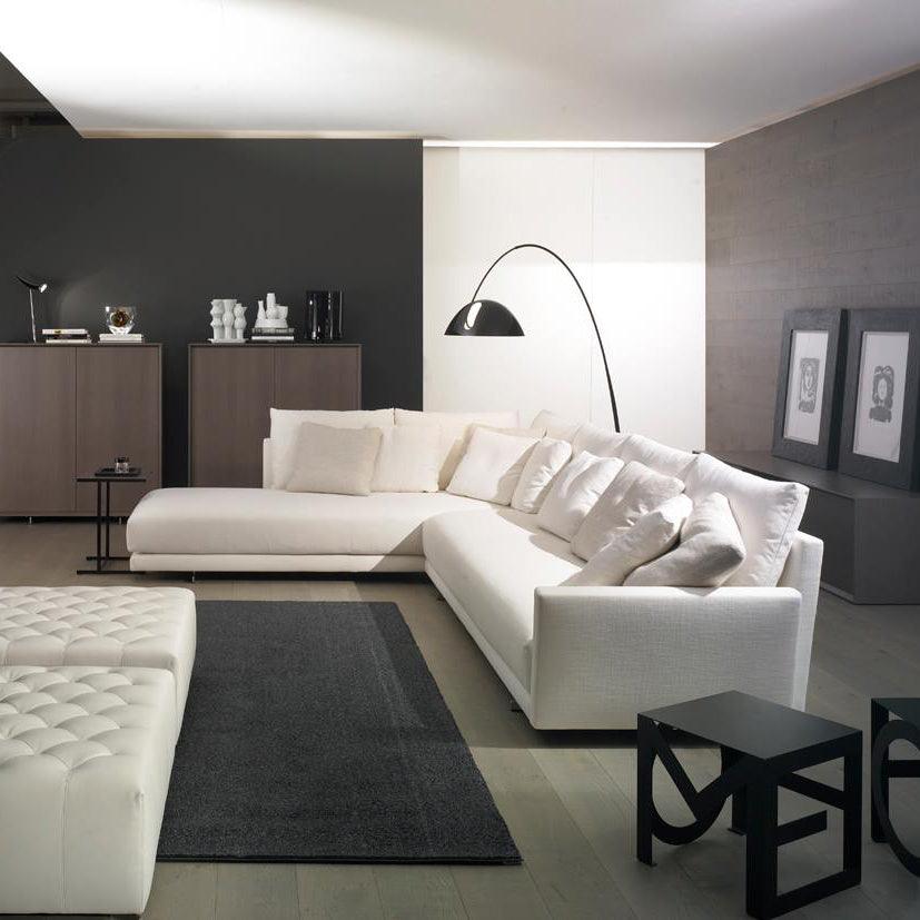 Skandinavisk Gulvlampe | Fleksibel Roterende Skygge | Slank Metal Design | LED/Edison Kompatibel | UL, ETL, CE Certificeret | Justerbar Arm | Ideel