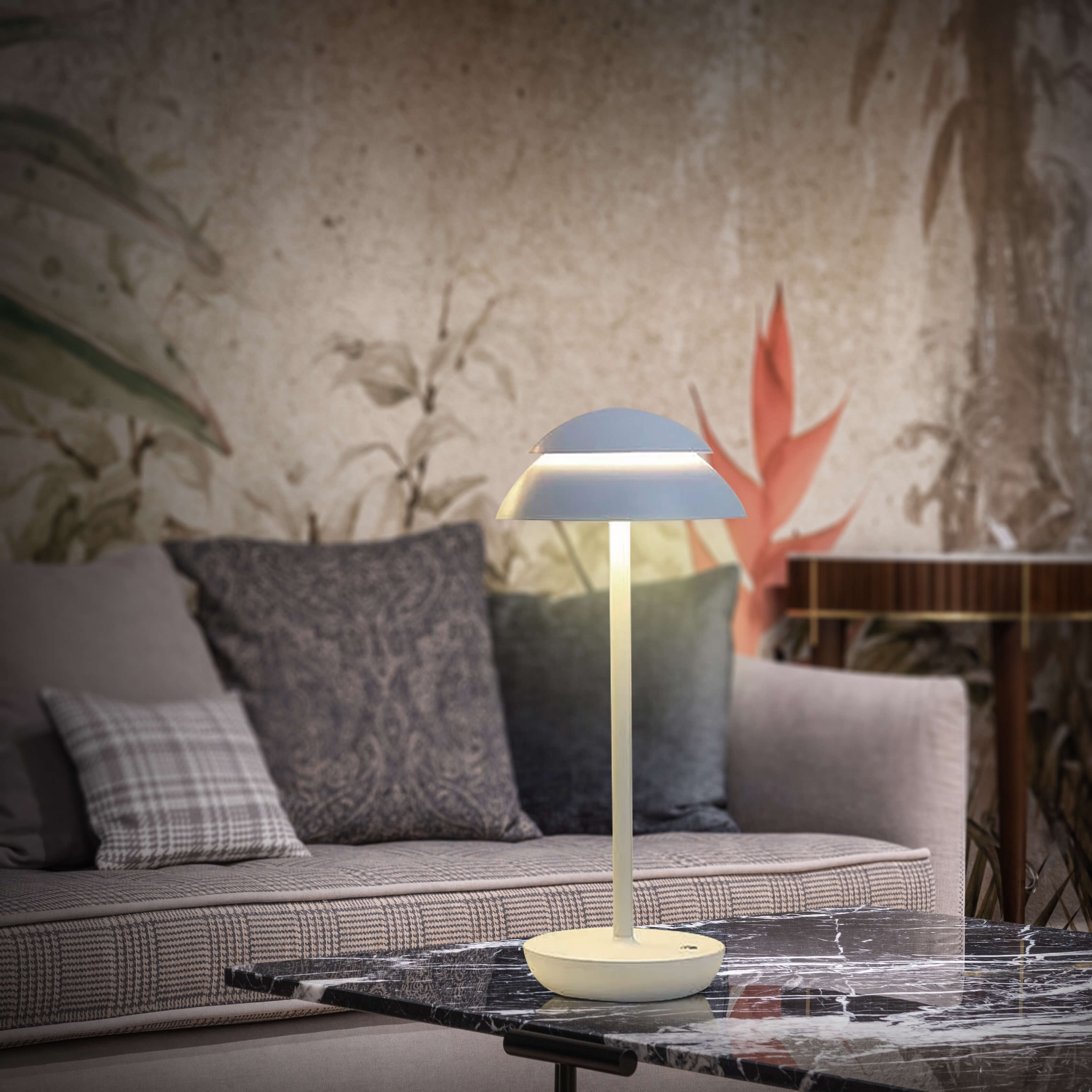 IllumiTouch | Trådløs Bordlys | Genopladelig | Dæmpbar LED | Moderne Design | 3000K Varm Hvid | 15x34 cm | ABS Culfiber Metal | Lang Batteritid