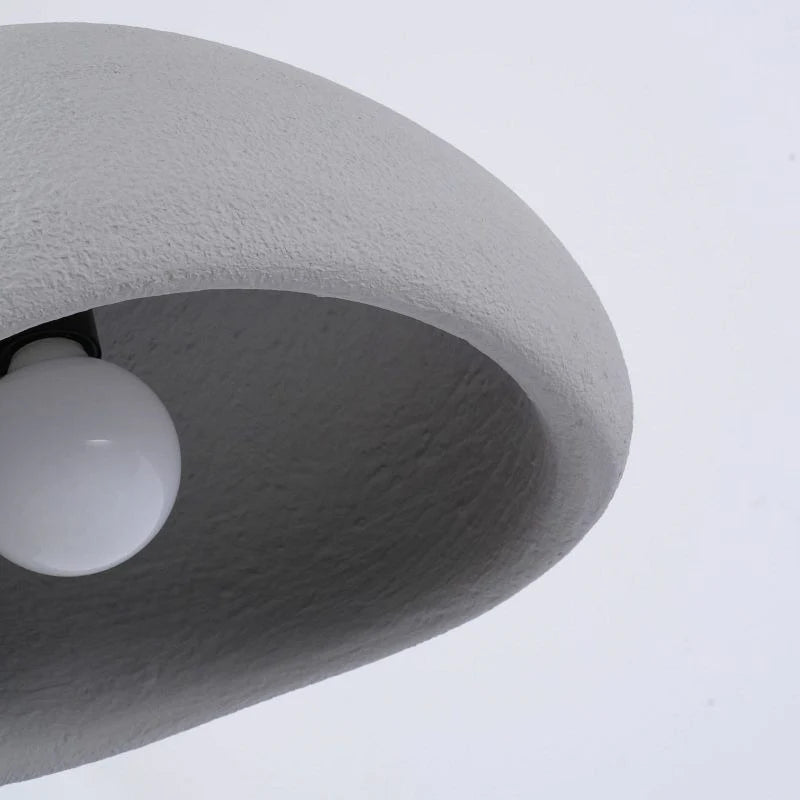 Serenith Pendel Lampe | Wabi-Sabi Design | Harpiks & Polystyren | Domeformet | Hvid & Grå | E27 Fatning | Max 40W | Blødt Lys | Æstetisk Appeal | Til