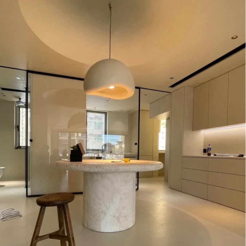 Serenith Pendel Lampe | Wabi-Sabi Design | Harpiks & Polystyren | Domeformet | Hvid & Grå | E27 Fatning | Max 40W | Blødt Lys | Æstetisk Appeal | Til