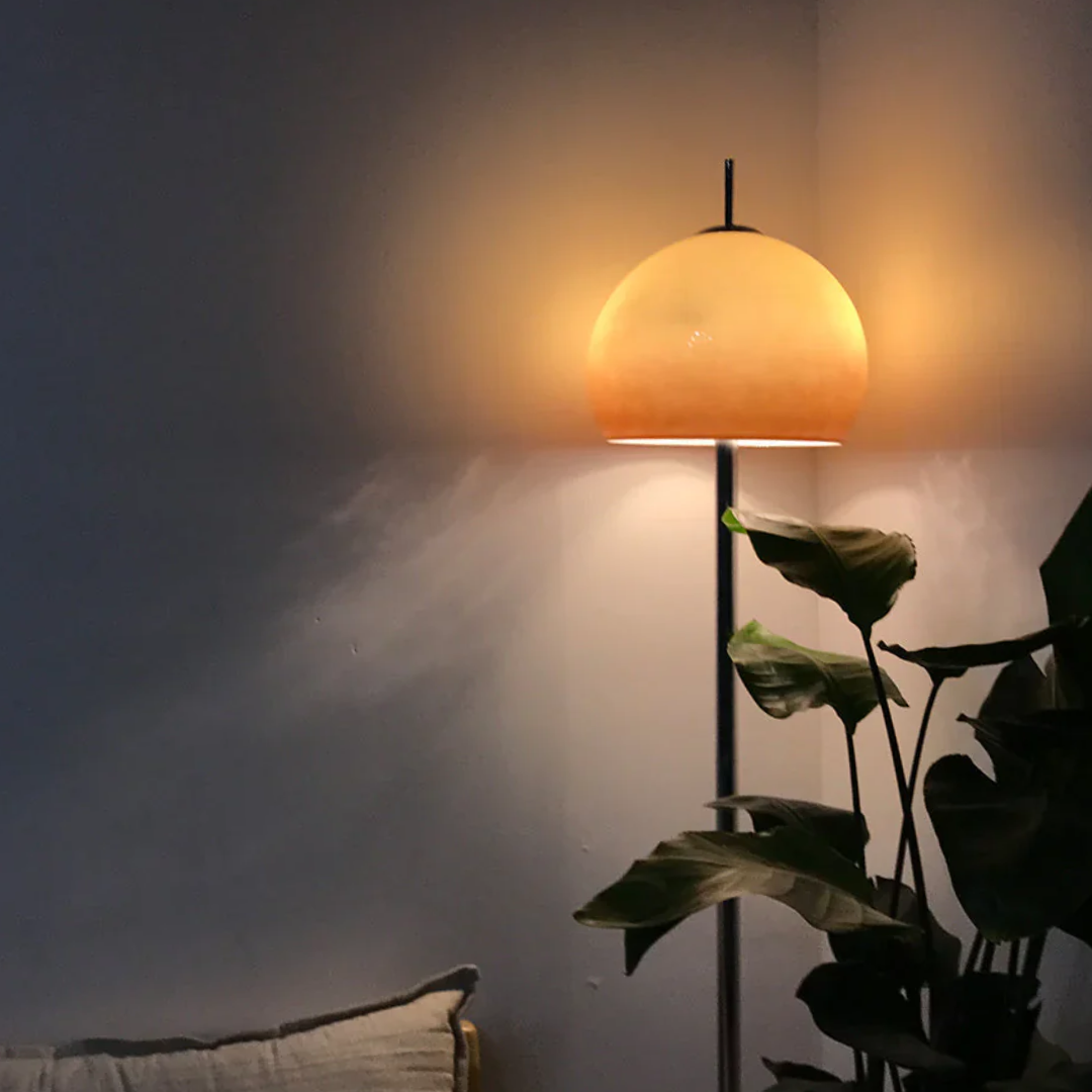 Salgado | Moderne gulvlampe | Slank profil | Holdbare materialer | Effektiv belysning | Perfekt til stue, soveværelse eller kontor | Stilfuldt