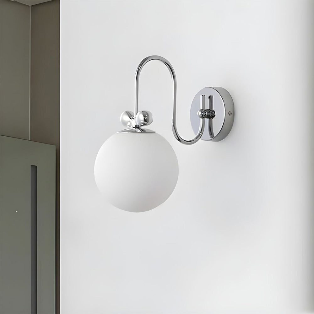 Fransk klassisk væglampe | Cremehvid glas | Ø25 cm | H37 cm | E27 fatning | Aluminium og glas | Perfekt til stue, spisestue,