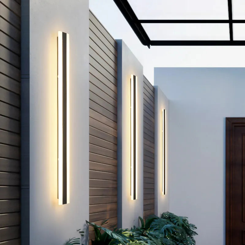 Vejrbestandig LED-vægbelysning | AquaLicht fra Luminoir | Slankt og moderne design | Til terrasser og haver | IP65 vandtæt | Nem installation