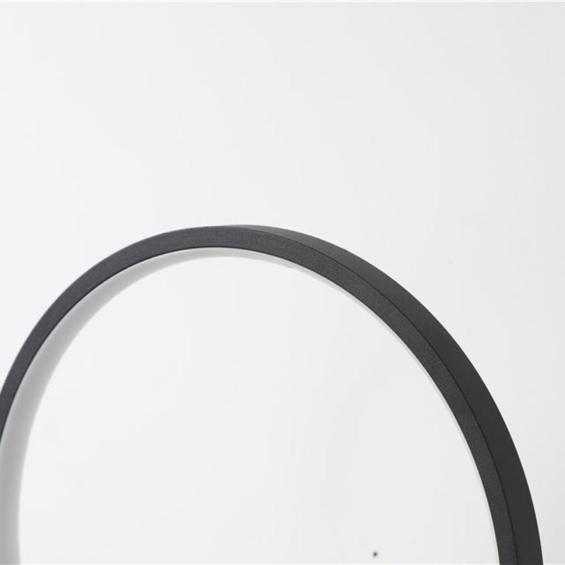 Arisa Gulvlampe | Elegant Circles Design | Moderne Stabelde Ringe | Effektiv Belysning | Holdbar Kvalitet | Ideel til Stue, Soveværelse & Kontor