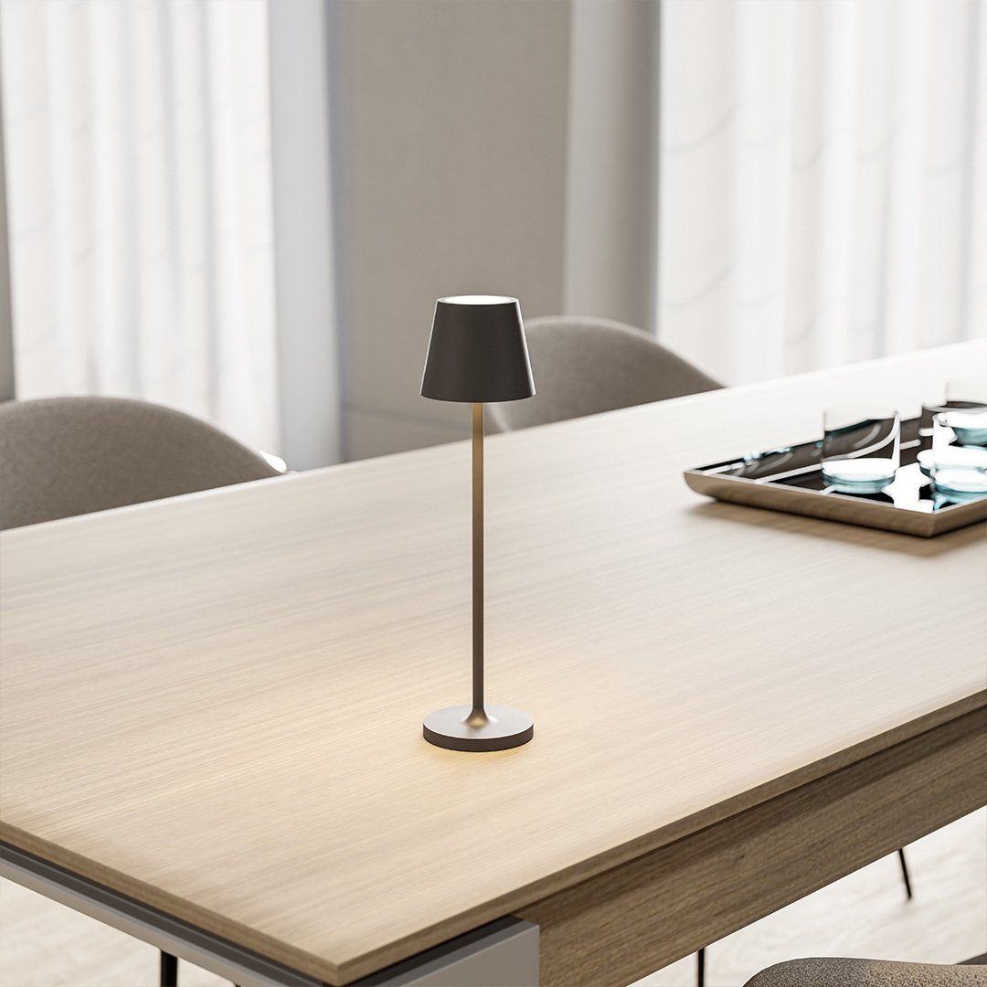 NOVA | LED | Smuk slank lampe til skrivebordet | Moderne design | Holdbar
