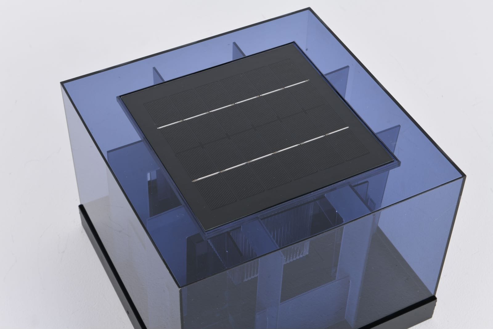 Cubex Gleam | Udendørs Solcellelampe | Elegant Design | Sort | Slidstærk og Energiøkonomisk | 20x20x25 cm | Automatik til