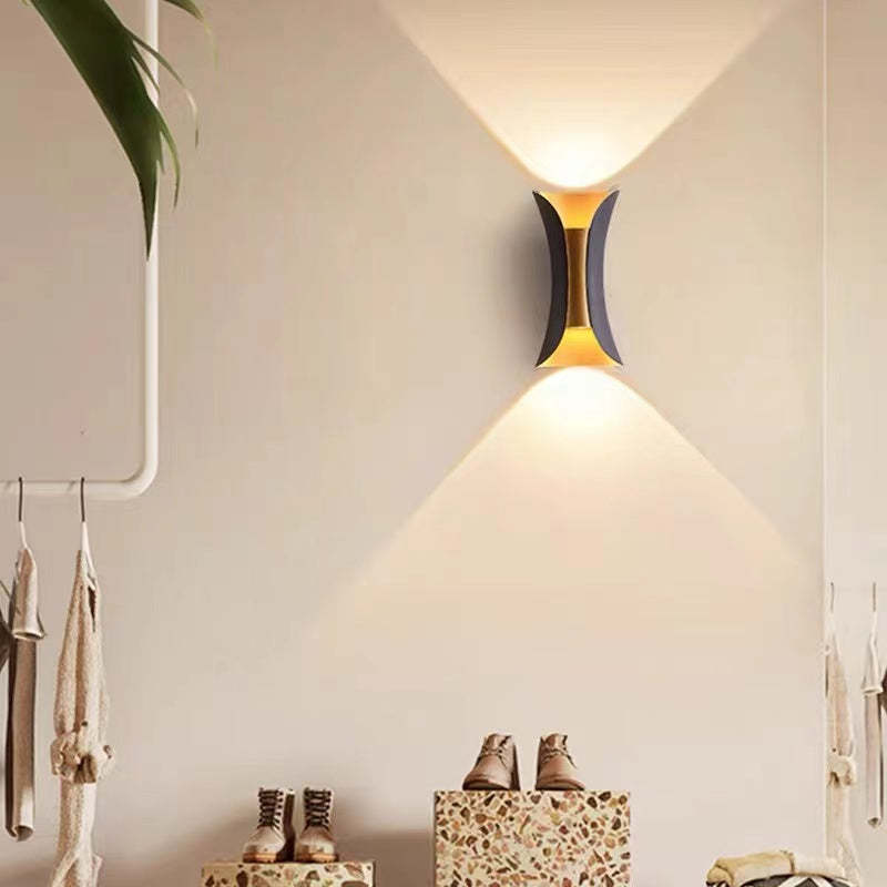 Judith | Wall Lamp