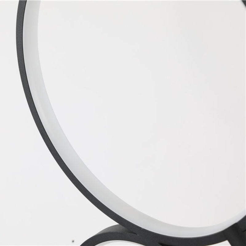 Arisa Gulvlampe | Elegant Circles Design | Moderne Stabelde Ringe | Effektiv Belysning | Holdbar Kvalitet | Ideel til Stue, Soveværelse & Kontor