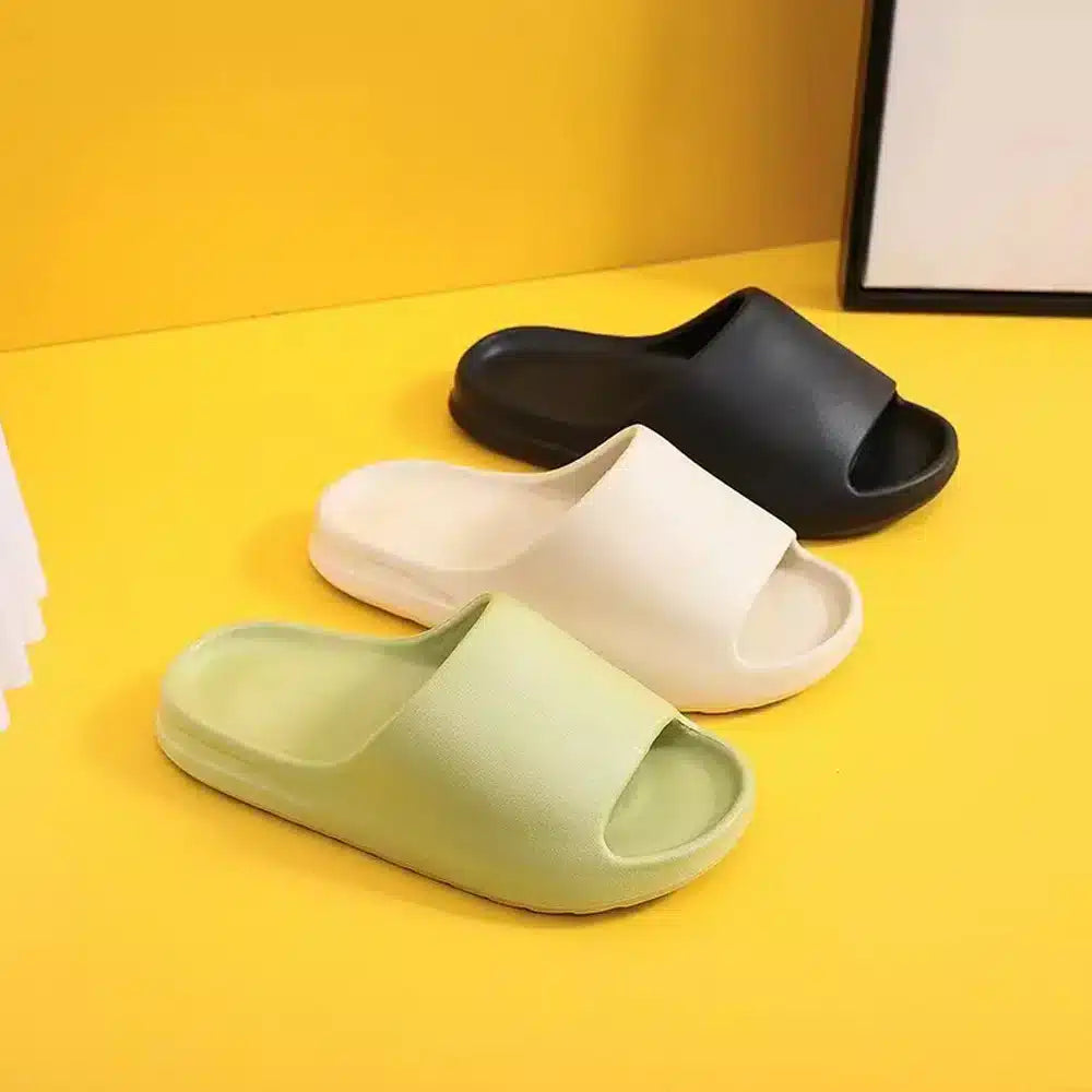 Slippers / Tøfler - Bløde og skridsikre - sort, grøn eller hvid